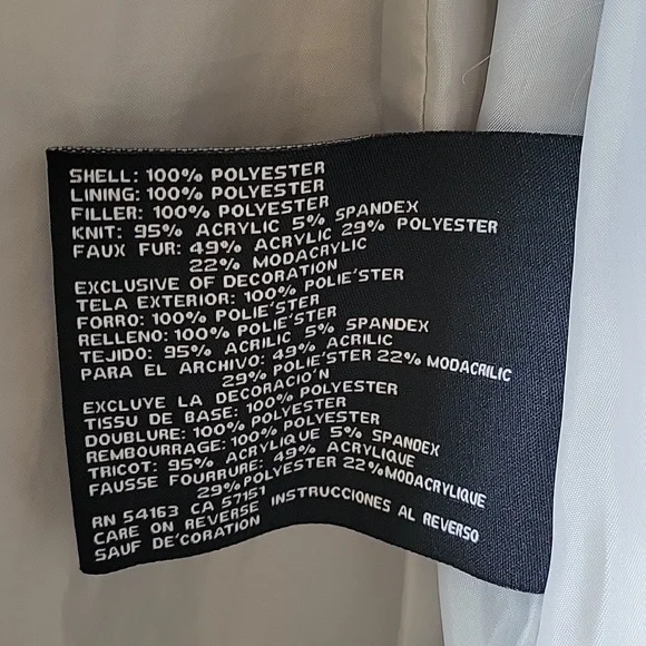 GUESS vintage quilted parka with removable faux fur hood - Picture 6 of 6